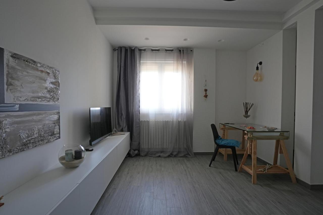 Veli Sul Mare Apartment *